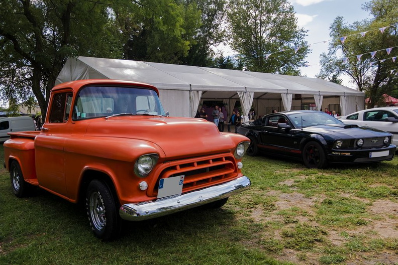 Chevrolet-Pickup_1957.jpg