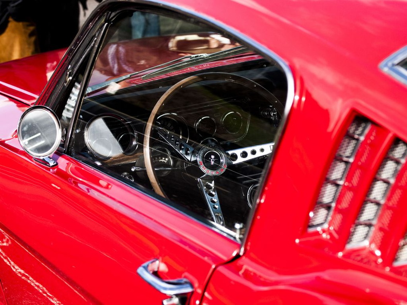 Ford-Mustang-Fastback-66_2.jpg