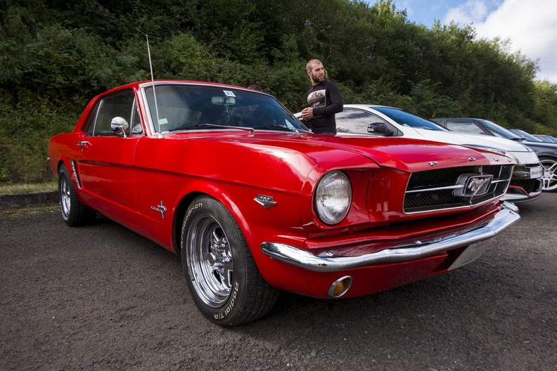 Ford_Mustang_1965.jpg